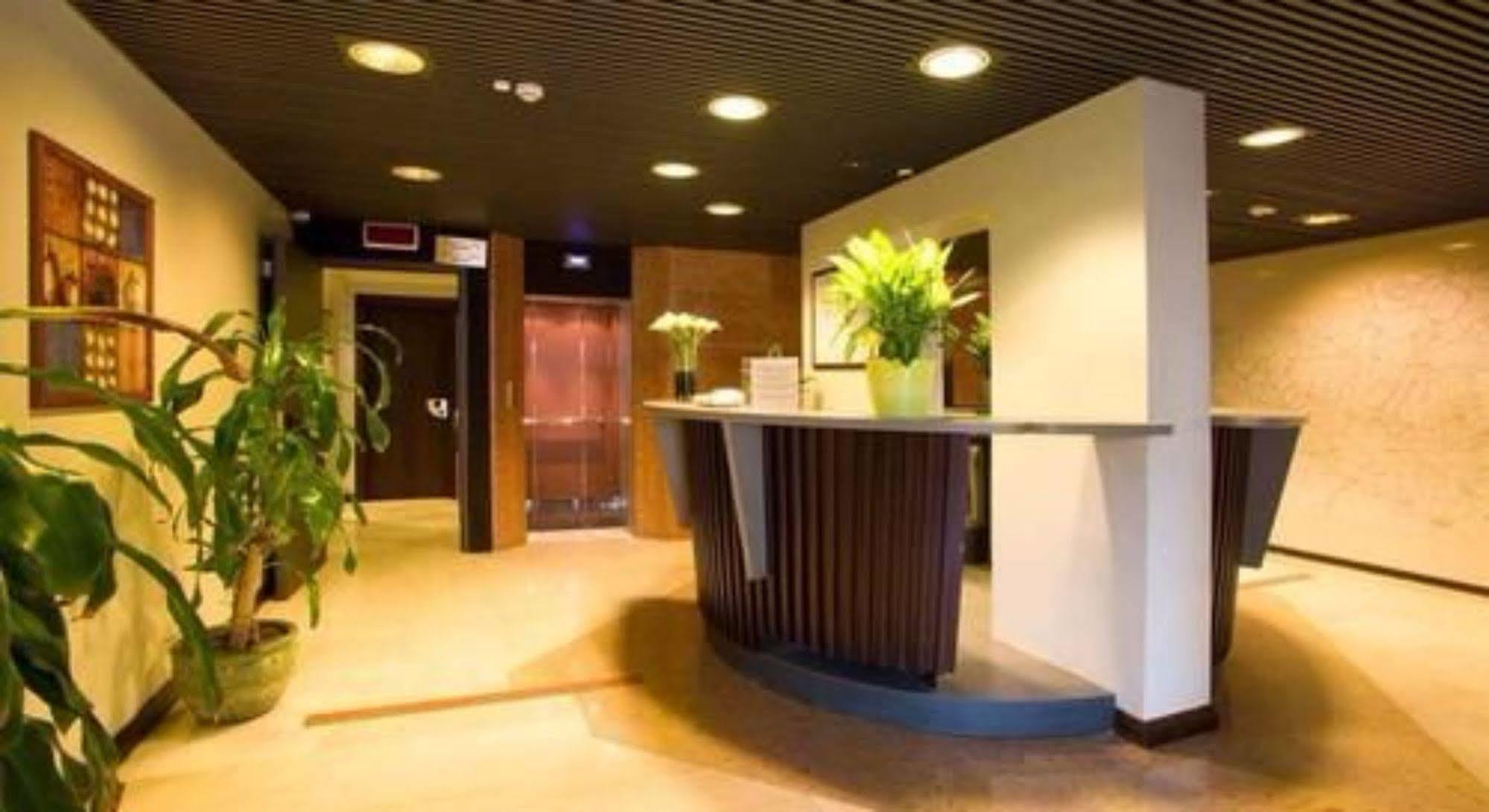Hotel Smeraldo シルミオーネ エクステリア 写真